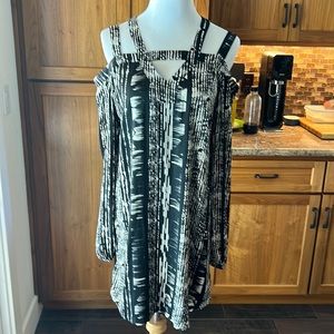 New with tag l, Tart dress off the shoulder in silky fabric